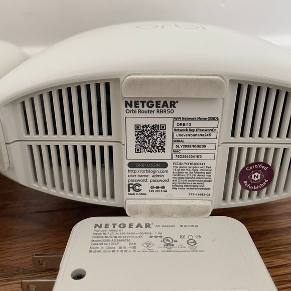 Orbi Router RBR50 and Satellite RBS50 - Picture 5 of 5